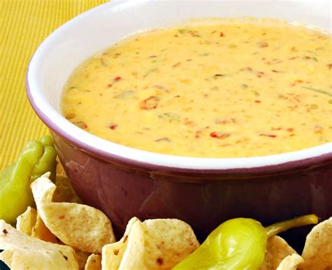 Taco Dip With Sour Cream Is All You Need For Game Day Appetizer