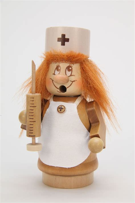 Diese originale lassen sich nicht aus der region und den holzkunsthandwerksstuben wegdenken. Räuchermännchen Miniwichtel Krankenschwester ...