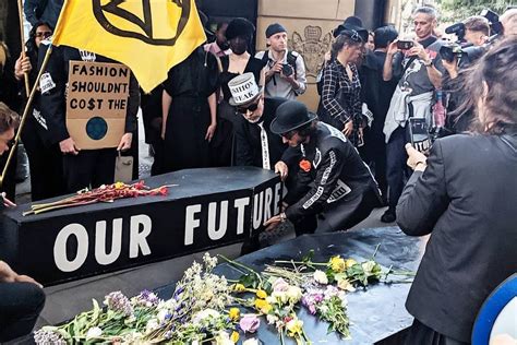 Extinction Rebellion Staged A Funeral To Mark The End Of Lfw Womenswear Dazed