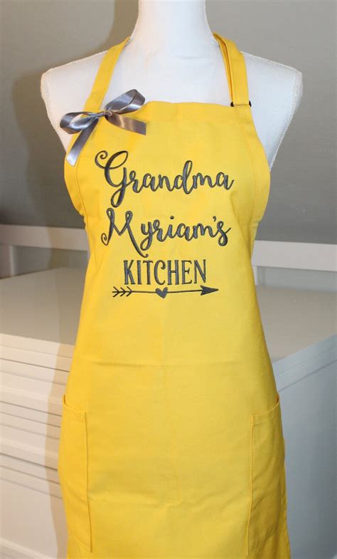 Grandmas Kitchen Apron Personalized With Grandma Name Etsy