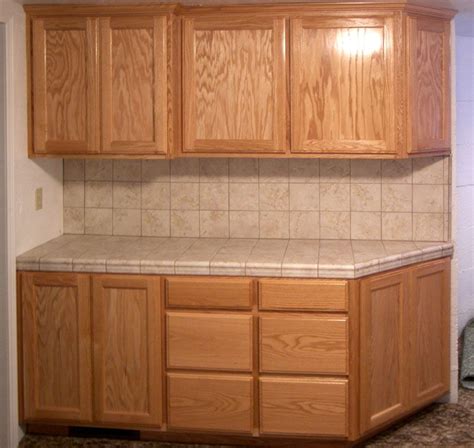 No big deal because the holes show on the backs of the doors where i didn't do any floating, so i know exactly. This set of oak cabinets has finger pull edges on all the doors and drawers. The doors are ...