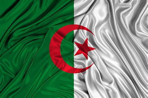 T i n /), (en arabe : Drapeau Algérien Banque d'images et photos libres de droit ...