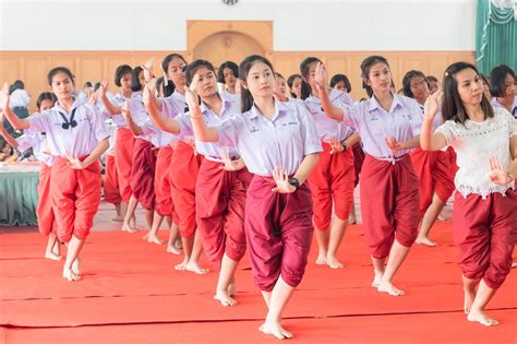 พิธีไหว้ครูดนตรี นาฏศิลป์ไทย โรงเรียนบางปะอิน ราชานุเคราะห์ ๑