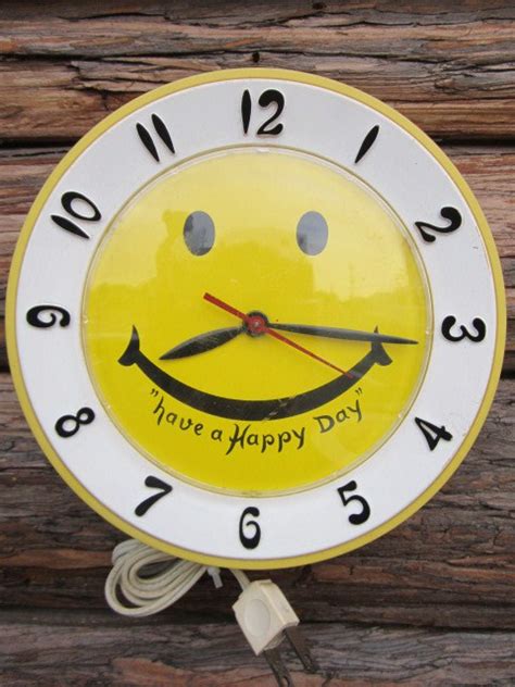 Vintage Smile Happy Face Wall Clock Pj583 2000toys Antique Mall