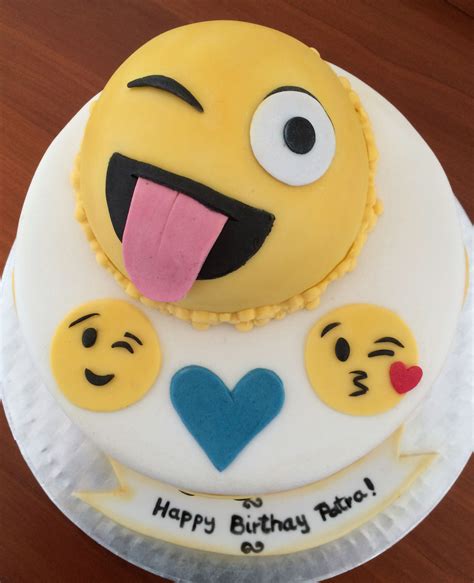 Emoji Cake Ginny Cakes Pinterest Emoji Cake Cake