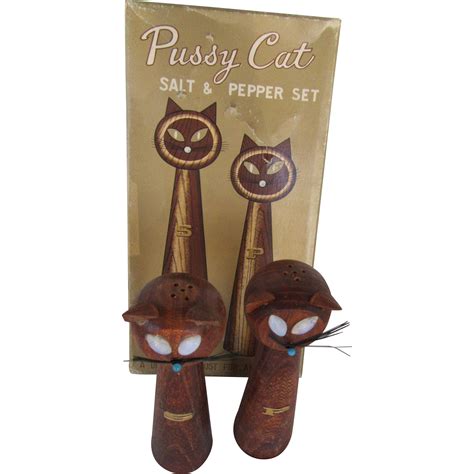 Retro Pussy Cat Wooden Salt And Pepper Set Japan From Chessie Nestor On