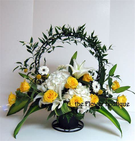What kind of flowers for sympathy. Friday Florist Recap 12/14 - 12/20: An Influx of Holiday ...