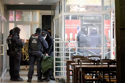 Polizei Und Zoll Kontrollieren Geschäfte Auf Dem Sonnenberg Antenne Sachsen