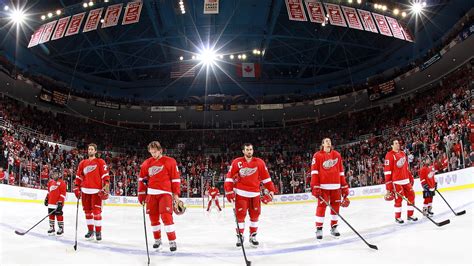 Red Wings Wallpaper Pictures
