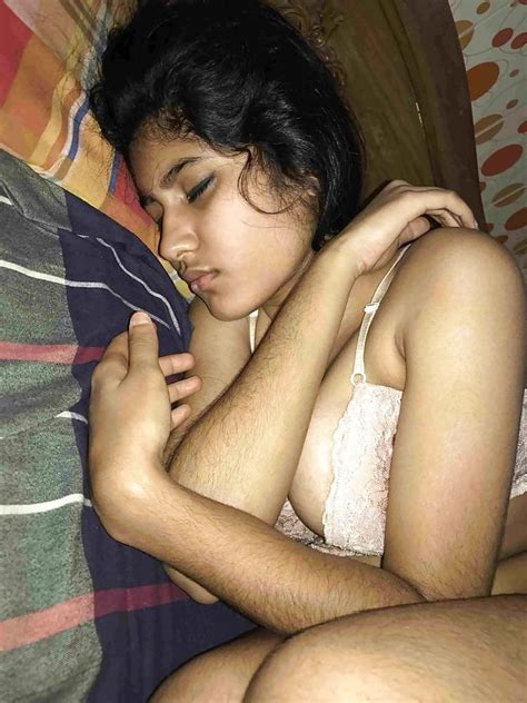 Delhi Girl Nude Photo 10