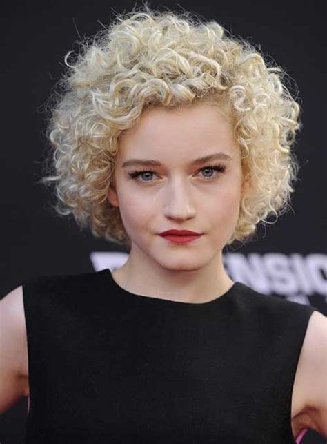 If it feels like everyone in hollywood has chopped off and bleached their hair—well, you're obviously observant. Top 25 Short Blonde Hairstyles We Love!