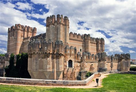 31 Imponentes Castillos De España