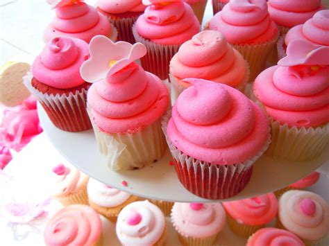 For The Love Of Pinkcupcakes At Bakes And Goods By Yonge And Eglinton In Toronto Pink Cupcakes