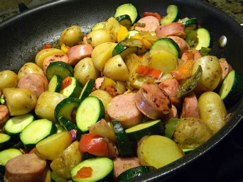 Aidells curates the finest ingredients to create unique and delicious fusions of flavor in artisanal meats. Potato Zucchini Sausage Skillet in 2020 | Aidells chicken apple sausage recipe, Sausage, Sausage ...