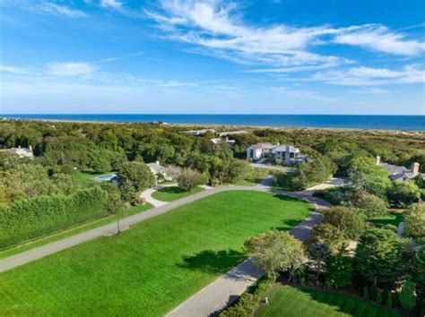 Hamptons Open Houses View A Stunning Newly Renovated Condo Dans Papers