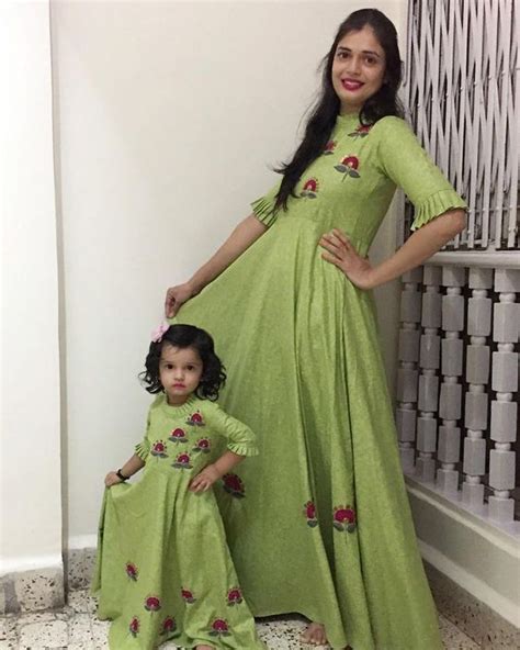 indian mother and daughter matching dresses artsycraftsydad mother daughter dresses matching