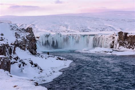 February Weather In Iceland Detailed Temperatures And Daylight Hours