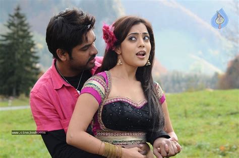 Ishtam Tamil Movie Hot Stills Photo Of