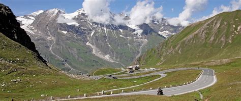 Of u nu op zakenreis bent of op vakantie. De ultieme rondreis door de Alpen: in drie weken door ...