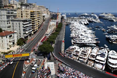 Grand prix 3 puts you behind the wheel of different race teams, such as mclaren of ferrari. Monaco Grand Prix - 3Legs4Wheels