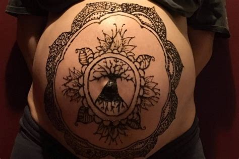 Normal Woman Decorates Pregnant Bellies With Henna Wjbc Am 1230