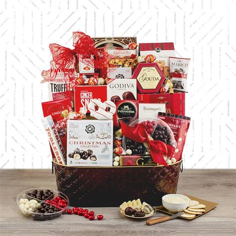 Amazon Com Christmas Connoisseur Gourmet Gift Basket Gourmet Snacks
