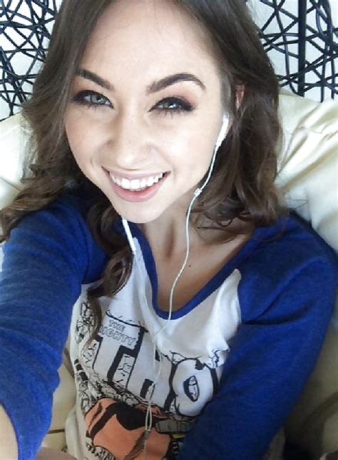 Riley Reid Selfie