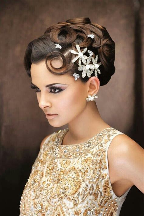 Hairstyles medium 58080 ideas, tips, tricks, and tutorials. Videos: Western Bridal Make-Up - Salons & Beauty Bloggers ...