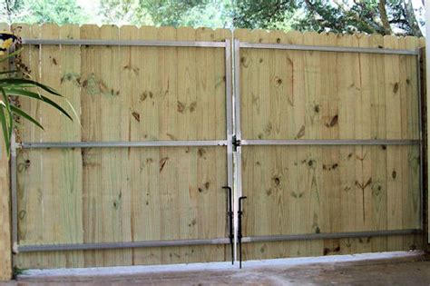 Us $ 680 / ton min. metal - Square tube or C-channel for gate frame - Home ...
