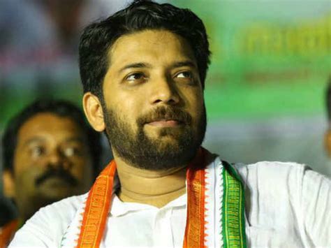 He is a member of indian national congress and represents palakkad constituency. കര്‍ണാടകയില്‍ ഗവര്‍ണര്‍ക്കെതിരായ പ്രതിഷേധത്തില് ...