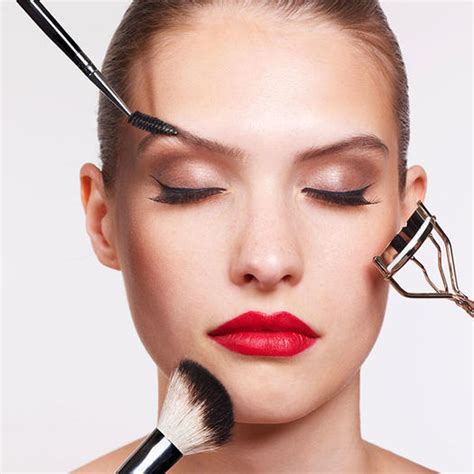 How To Apply Makeup According To A Makeup Artist Makeupcosmetics