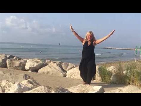 Www.lurayas.blogspot.com musik von loungev studio michael diemer, qigong lehrer aus münchen, zeigt euch in diesem video die 18 gesund erhaltenden übungen aus dem. Qi Gong - Übungen aus der 18-fachen - YouTube
