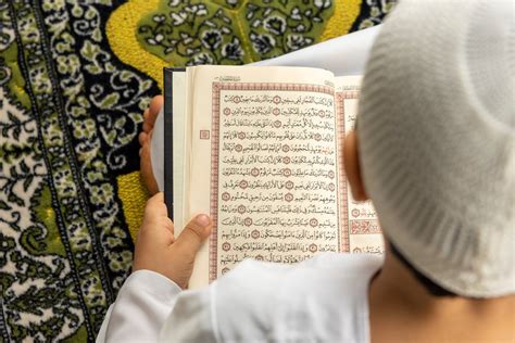 Explore The Benefits Of Reciting The Holy Quran At Fajr