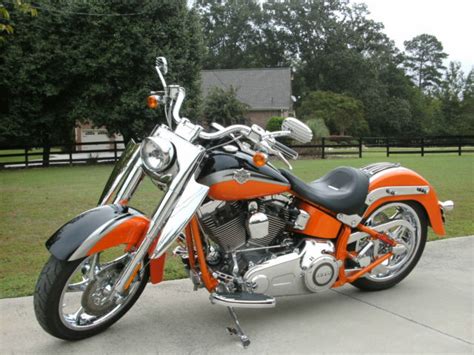The convertible is largely the same bike it was when it first entered the cvo family, but for 2012 harley continued to refine a few of the bike's touring elements. 2010 HARLEY DAVIDSON SOFTAIL CONVERTIBLE CVO SCREAMIN EAGLE