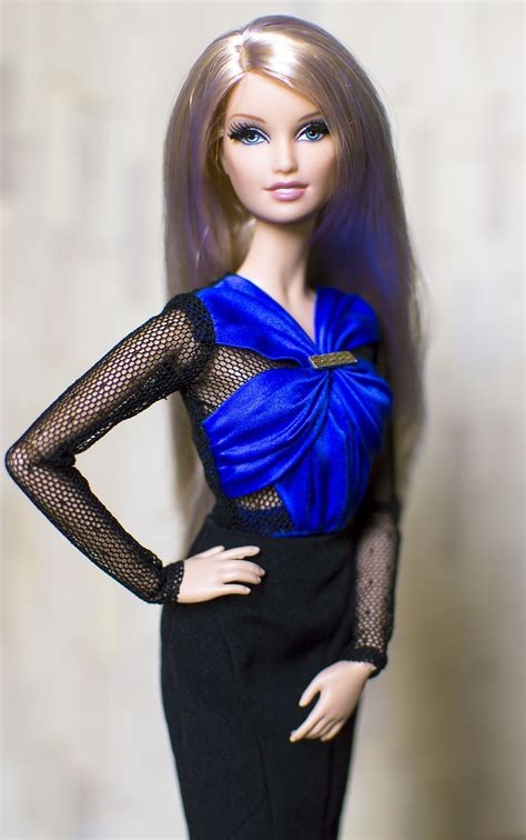 The Barbie Look Collection City Shopper Lara Fashion Dolls Fashion Barbie