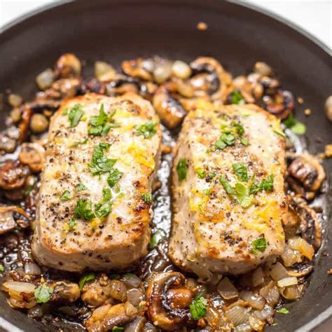Combining garlic and butter for awesome flavors is pretty obvious, even to your most limited culinarian. Garlic butter pork chops with lemon (+ video) - Family ...