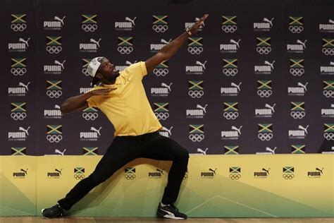 Watch Video Usain Bolt Gets His Groove On With Samba Babes At Rio 2016