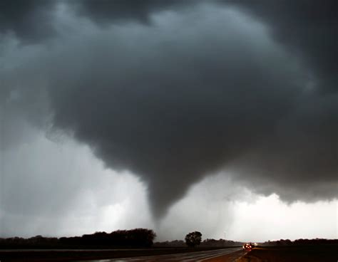 100 Tornadoes In 24 Hours But Plenty Of Notice The New York Times