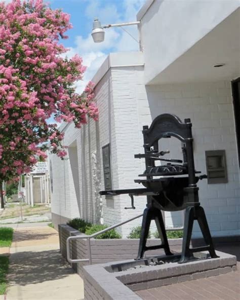 The Houston Fire Museum Showcases History In A Unique Way Wanderwisdom