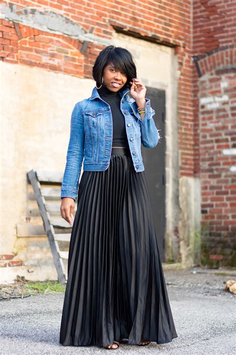 Shop the season's hottest trends, top design at good price. P L E A T E D | Sweenee Style
