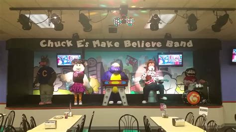 Chuck E Cheese Cu 1 Stage Do The Chuck E Youtube