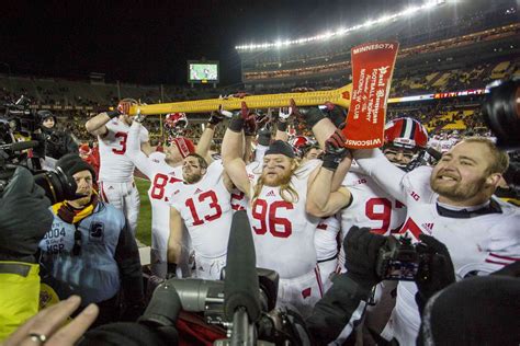 Paul Bunyans Axe Wont Be On Sideline For Minnesota Vs Wisconsin