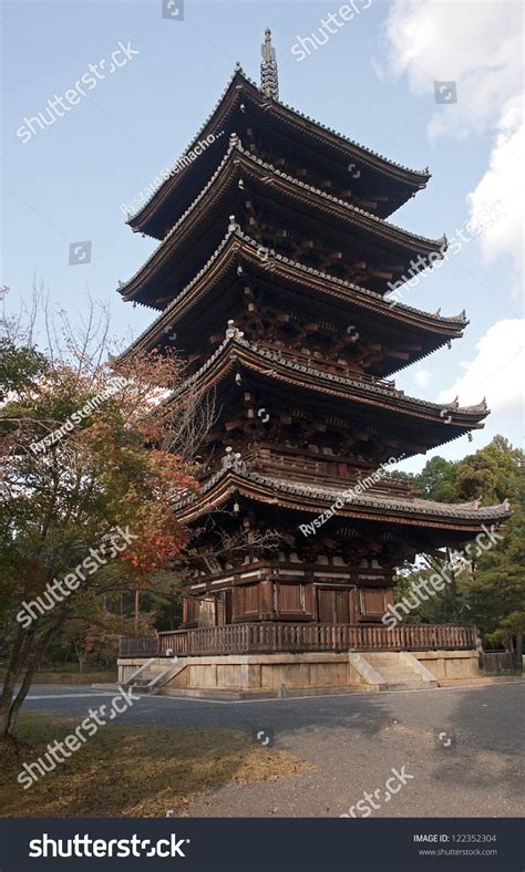 The Historic Toji Pagoda In Kyoto Stock Photo 122352304 Shutterstock