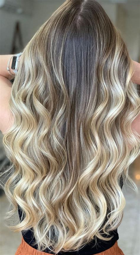 Cute Summer Hair Color Ideas 2021 Light Golden Blonde With Soft Waves