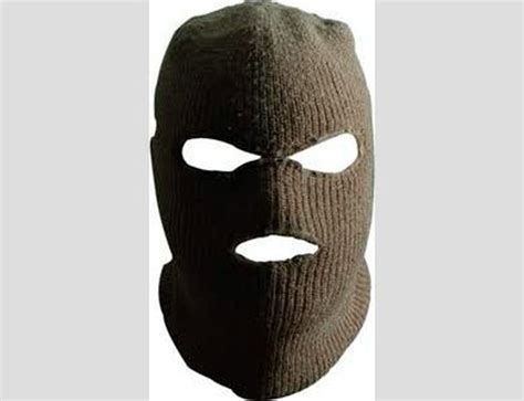 Robber In Black Ski Mask Hits Turkey Hill Store