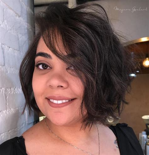 This haircut is strong and balanced. What are the best hairstyles for big noses? - Hair Adviser