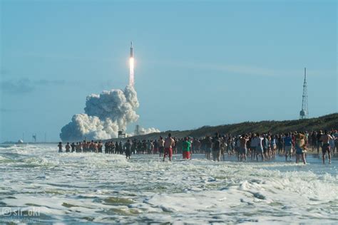Spacexs Falcon Heavy Seen From Playalinda Beach 36 Miles Away Space