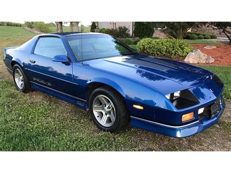 The iroc z came equipped with either a 305cid or 350cid engine depending on the model. 1990 Chevrolet Z28 Iroc-Z for Sale | ClassicCars.com | CC ...