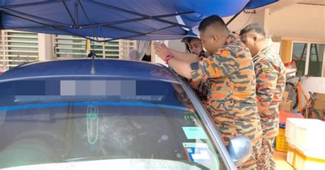 Ketua polis daerah kajang, asisten komisioner mohd. Bomba Selamatkan Kanak-Kanak Lelaki Dua Tahun Terperangkap ...