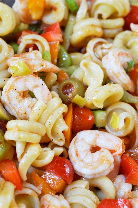 Everybody understands the stuggle of getting dinner. Bloody Mary Shrimp Pasta Salad - WonkyWonderful